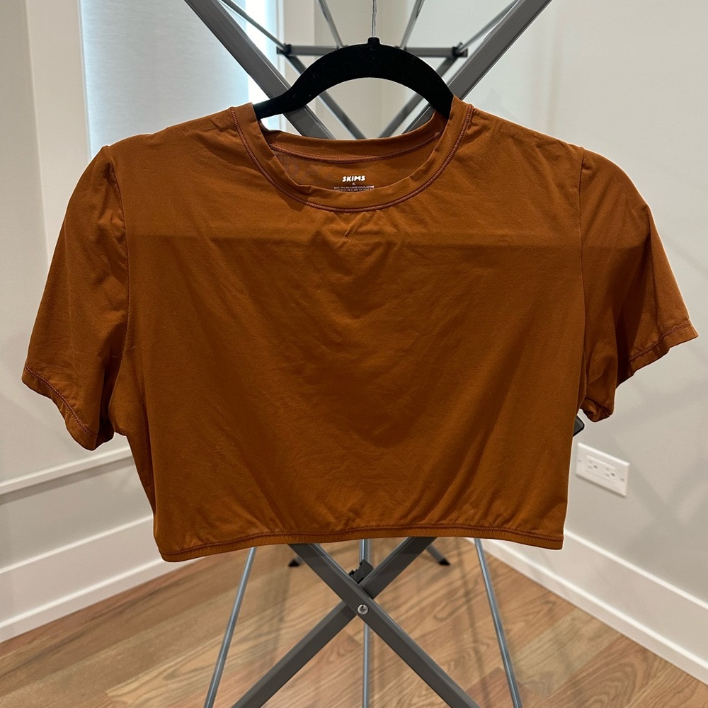 SKIMS Fits Everybody Super Cropped T-Shirt